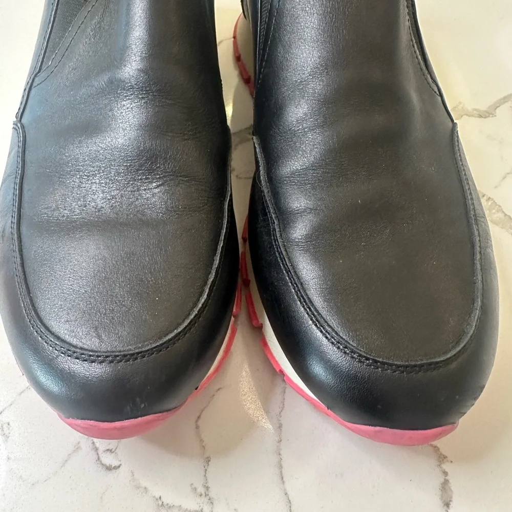 PRADA - Picture 5 of 10